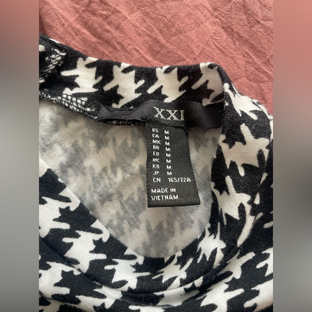 Forever 21 Romper - Picture 5 of 9